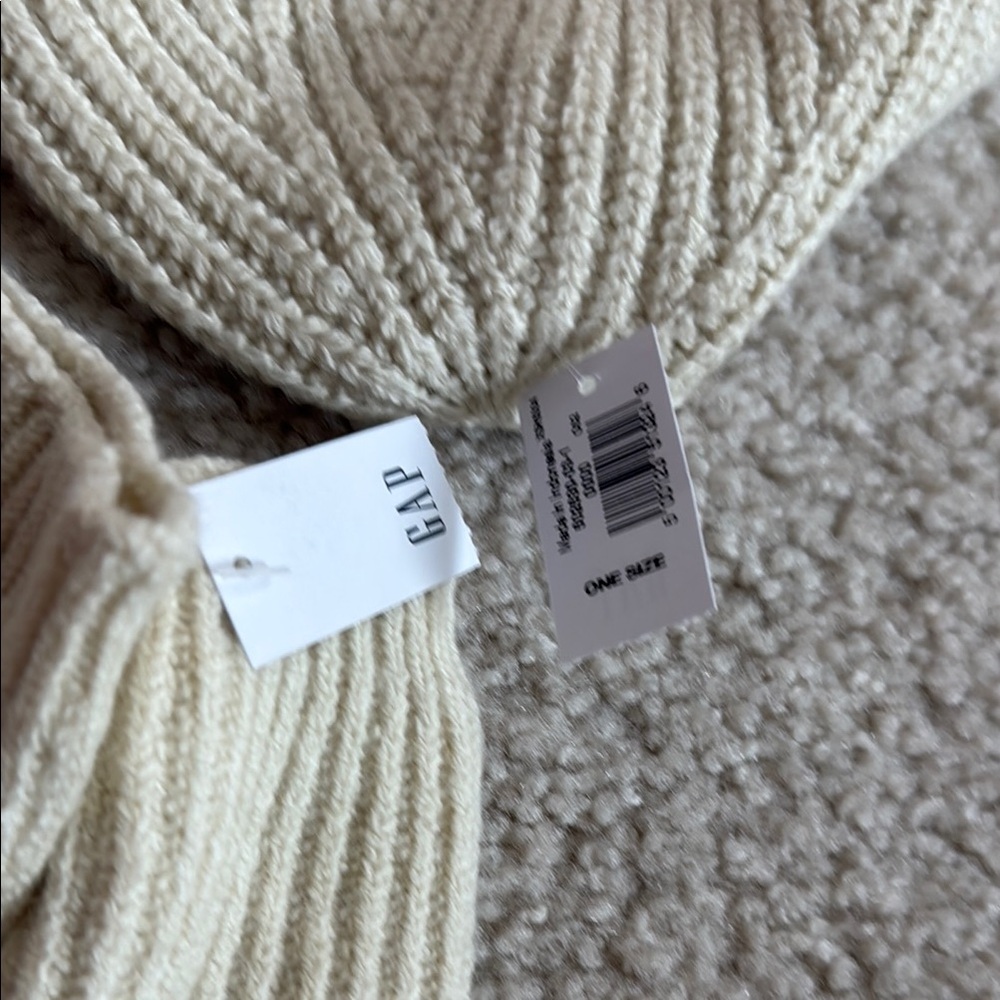 GAP Cream Ribbed Knit Hat - Picture 2 of 2
